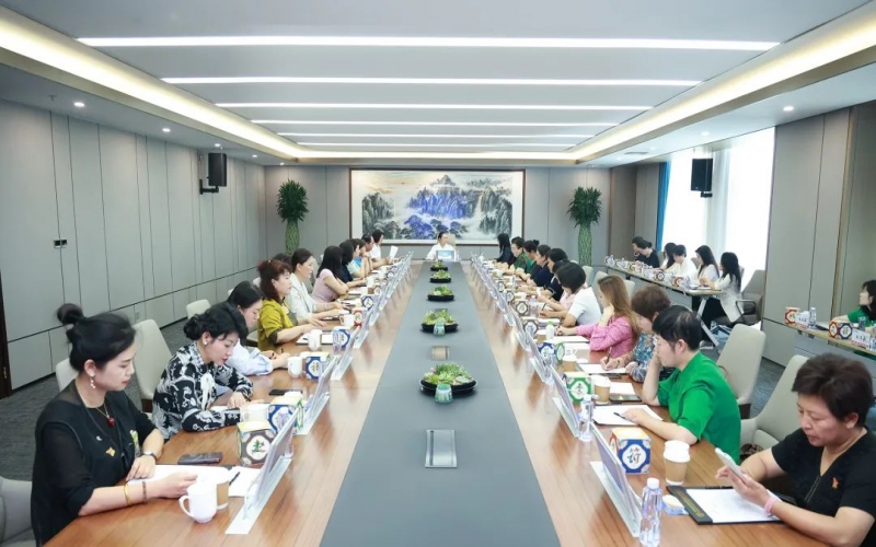 喜迎七一 向黨獻(xiàn)禮 - 張榮華主席與淄博市女企業(yè)家商會(huì)一行座談交流，凝聚她力量，展現(xiàn)她擔(dān)當(dāng)！